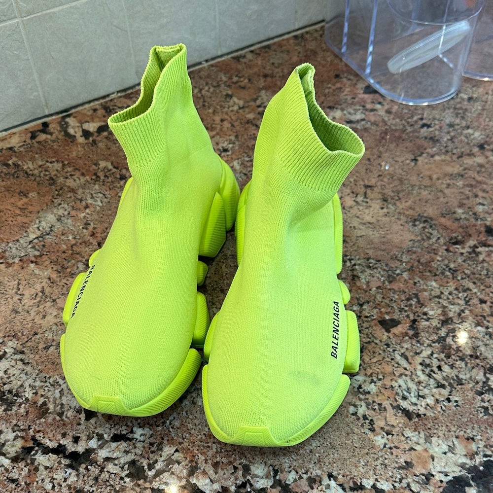 Balenciaga Neon Green trainer sneakers. - Picture 2 of 8